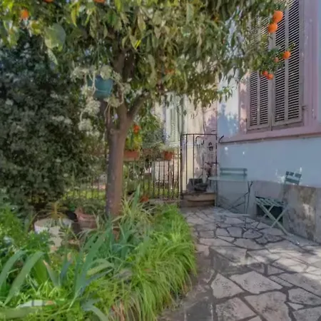 Appartamento T2 Avec Terrasse En Rdc De Maison De