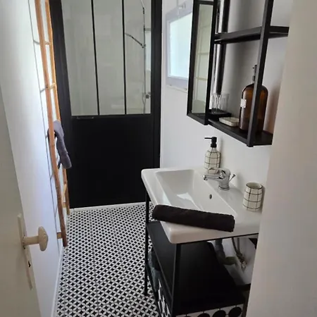 T2 Avec Terrasse En Rdc De Maison De Appartamento