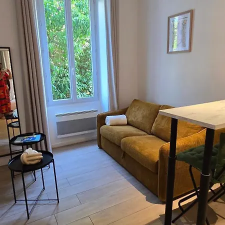 T2 Avec Terrasse En Rdc De Maison De Appartamento Hyères