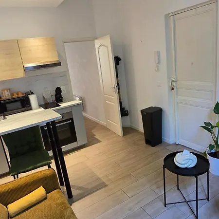 Appartamento T2 Avec Terrasse En Rdc De Maison De *