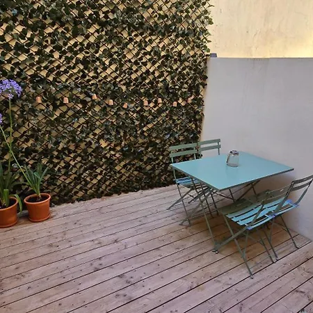 T2 Avec Terrasse En Rdc De Maison De Appartamento Hyères