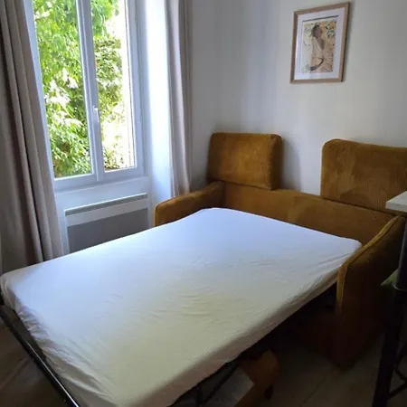Appartamento T2 Avec Terrasse En Rdc De Maison De